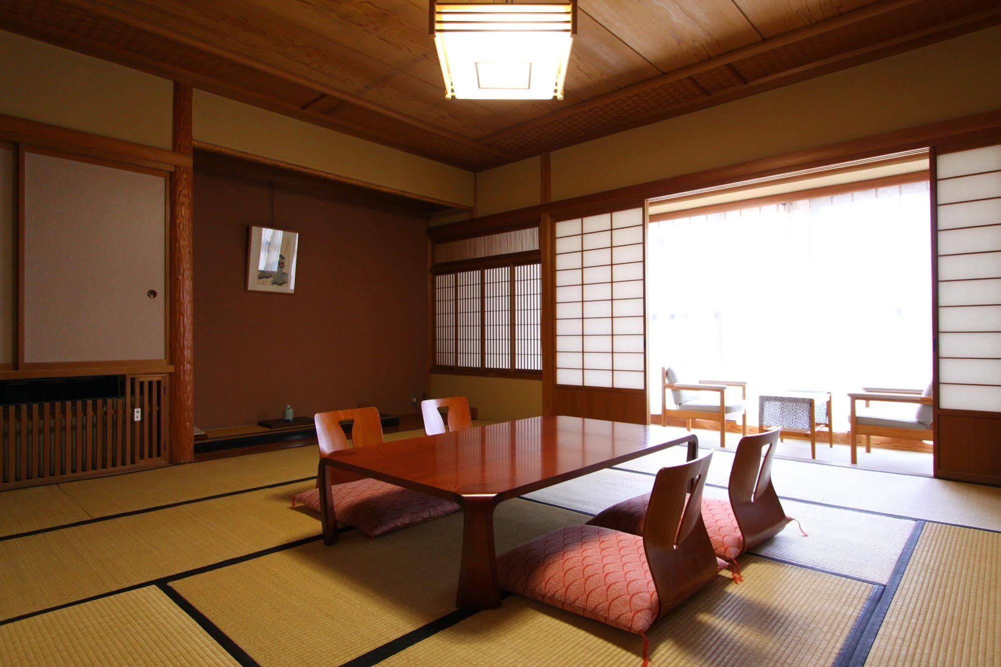 Yorozuya Annex Yurakuan Hotel Yamanouchi  Bagian luar foto