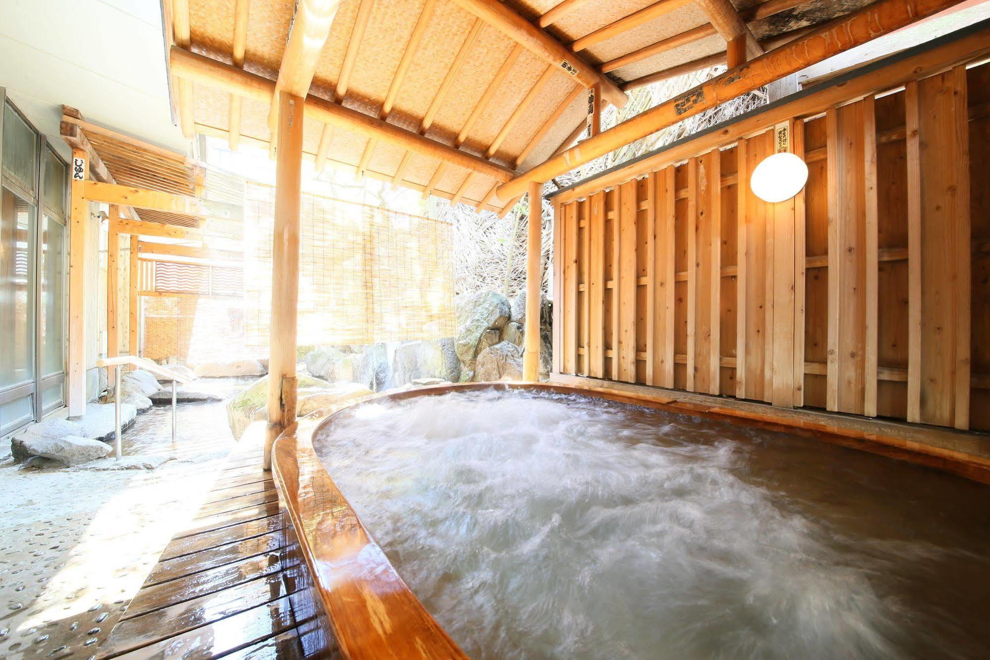 Yorozuya Annex Yurakuan Hotel Yamanouchi  Bagian luar foto