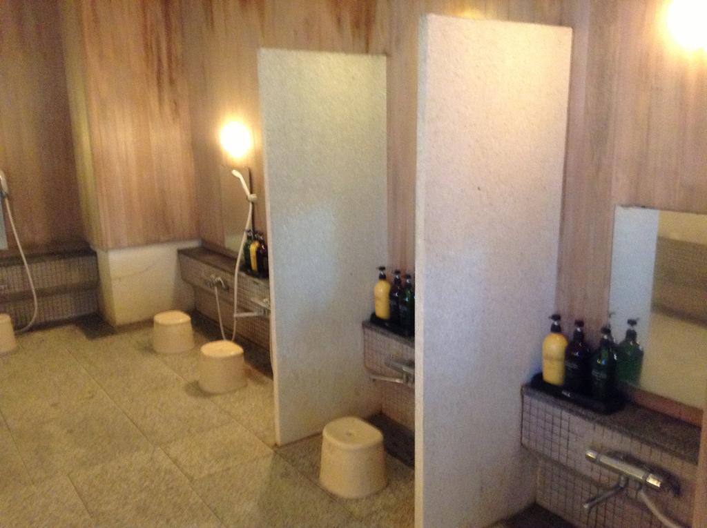 Yorozuya Annex Yurakuan Hotel Yamanouchi  Bagian luar foto