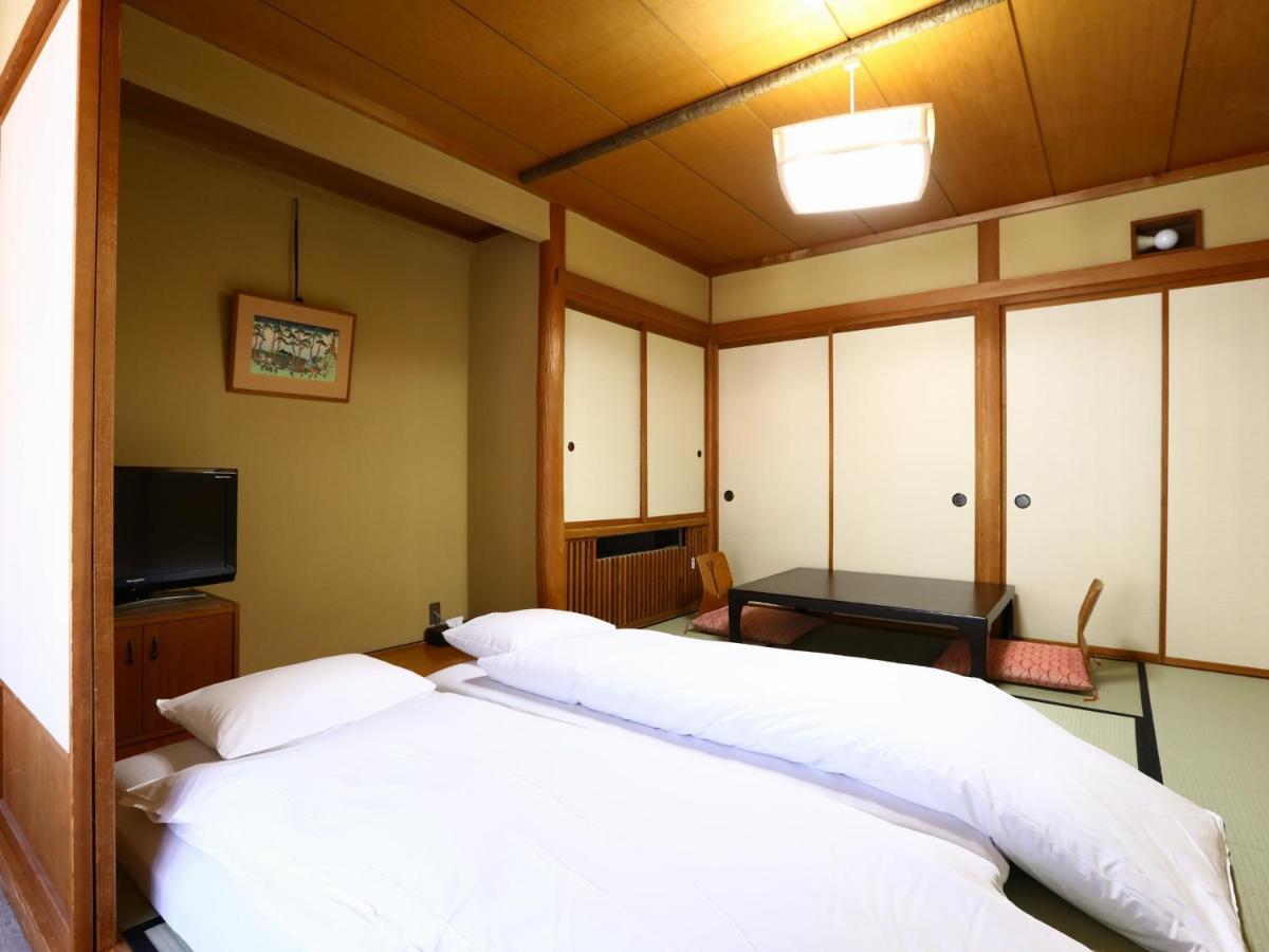 Yorozuya Annex Yurakuan Hotel Yamanouchi  Bagian luar foto
